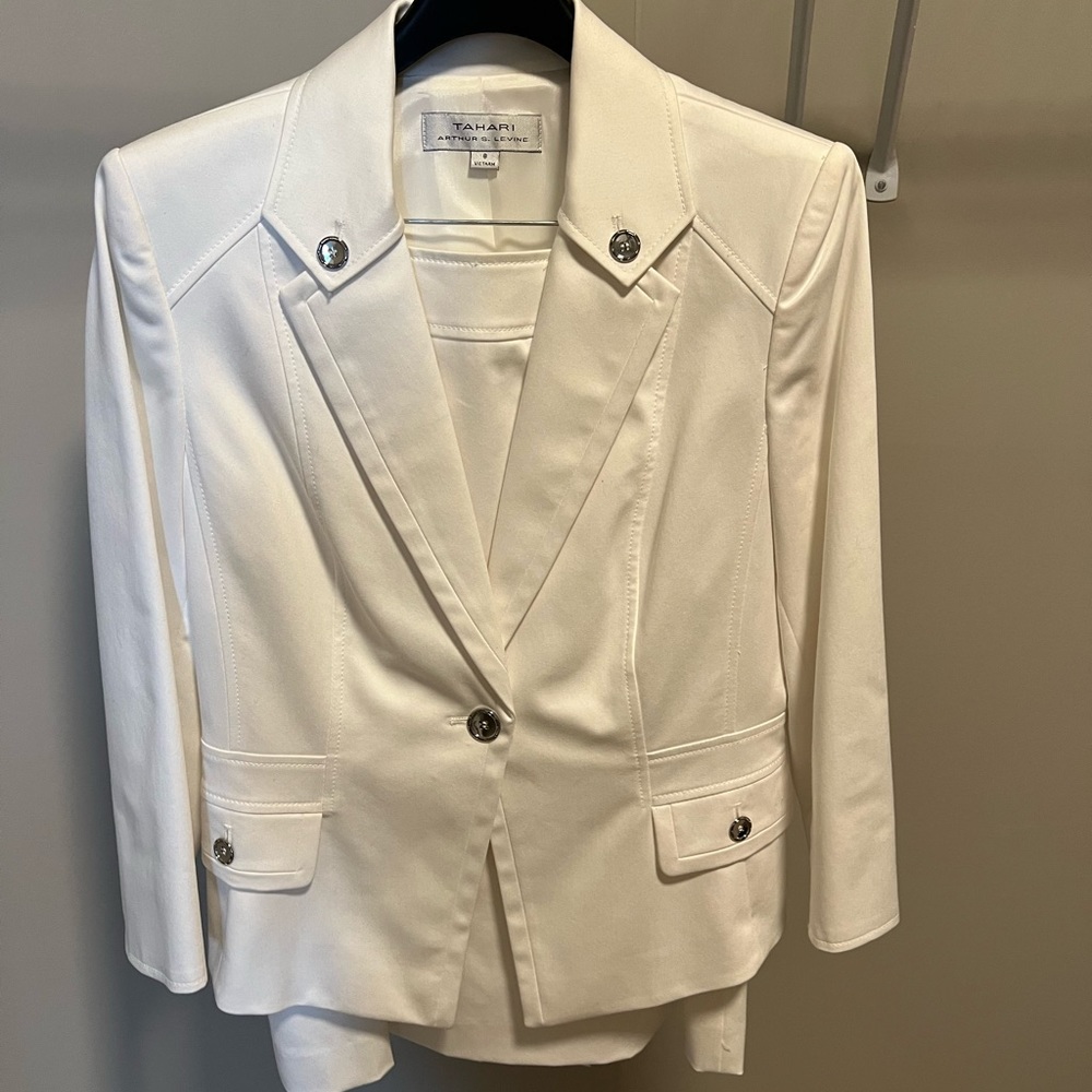 Tahari white skirt suit - New